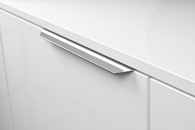 Modena grebsliste rustfri look monteret på hvid skuffe