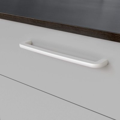 Detaljebillede af Visby køkkenhåndtag hvid – klassisk greb til køkken