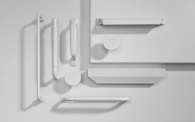 Oversigtsbillede med flere mat hvide håndtag i forskellige modeller