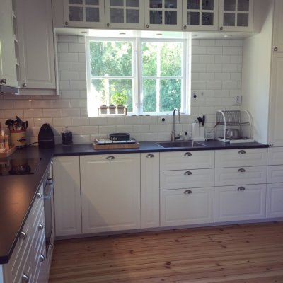 Atri med skålhåndtaget Prato i rustfrit look.