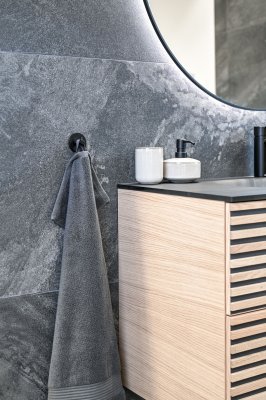 Tours – Selvklæbende badeværelseskrog